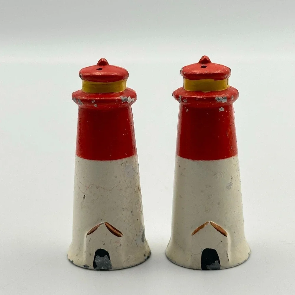 SP18-vintage metal, lighthouse salt and‎ pepper shakers